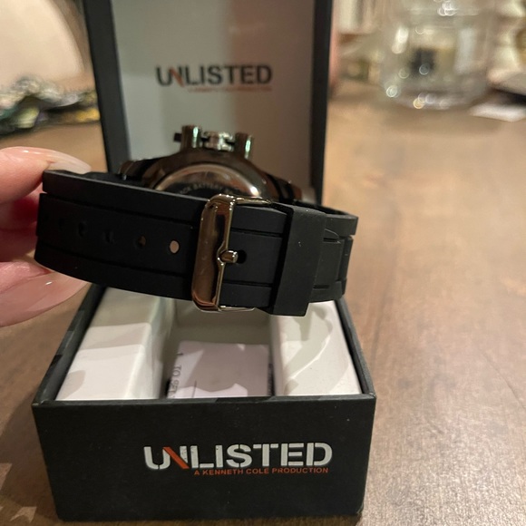 Kenneth Cole Watch - Picture 3 of 3